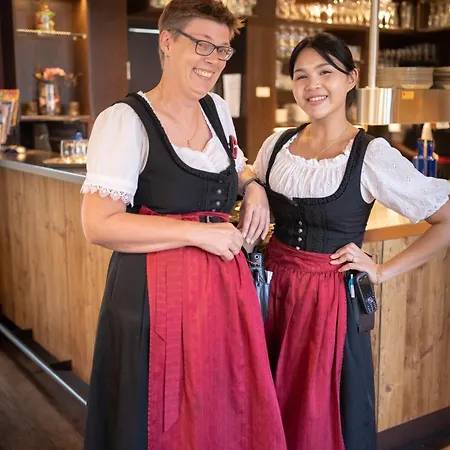 Hotel-restaurant Dechbettener Hof Hotel *